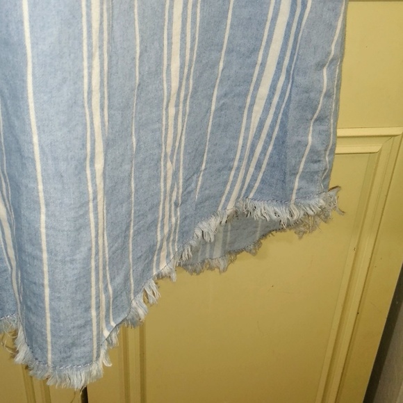 Sleeveless high low fringed hem shirt - Picture 4 of 5